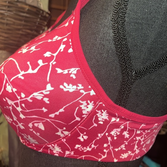 #142-EUC Warner’s 38C bra modern design, no underwires, thin padding - Picture 7 of 13